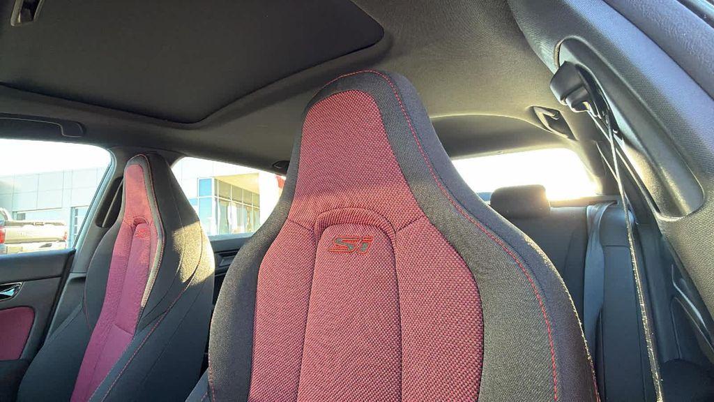 used 2025 Honda Civic Si car, priced at $31,495