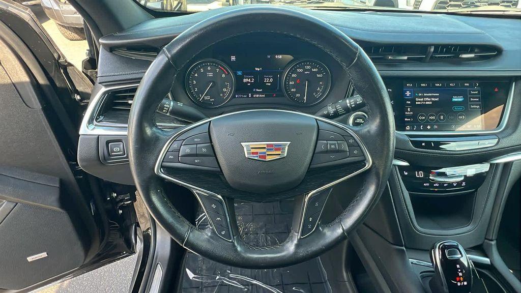 used 2022 Cadillac XT5 car, priced at $33,775