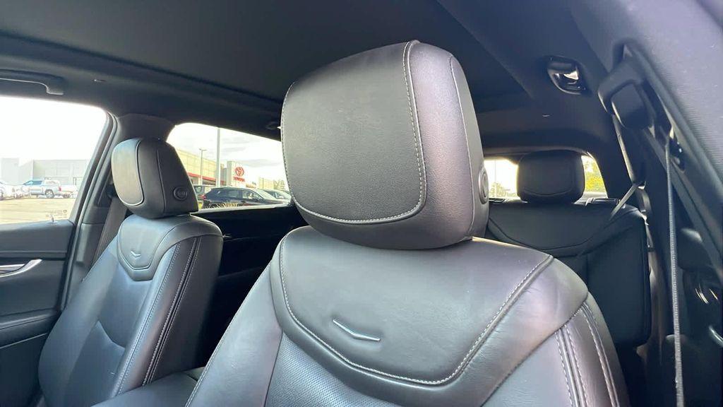 used 2022 Cadillac XT5 car, priced at $33,775