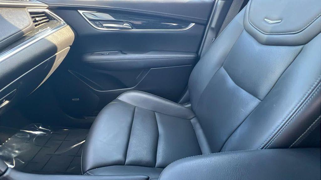 used 2022 Cadillac XT5 car, priced at $33,775