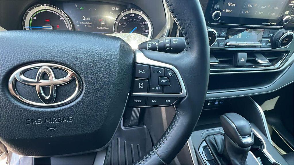 used 2022 Toyota Highlander Hybrid car, priced at $36,995