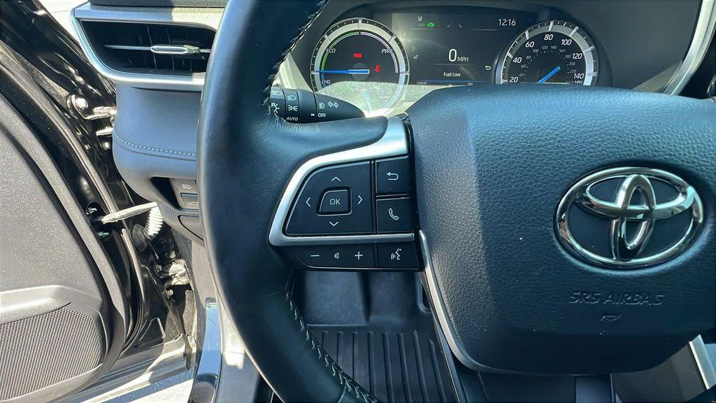 used 2022 Toyota Highlander Hybrid car, priced at $36,995