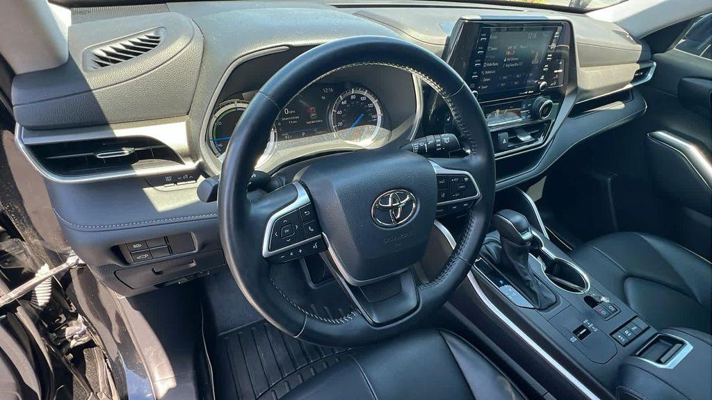 used 2022 Toyota Highlander Hybrid car, priced at $36,995