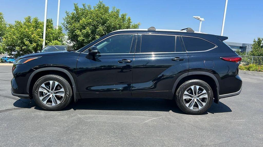 used 2022 Toyota Highlander Hybrid car, priced at $36,995