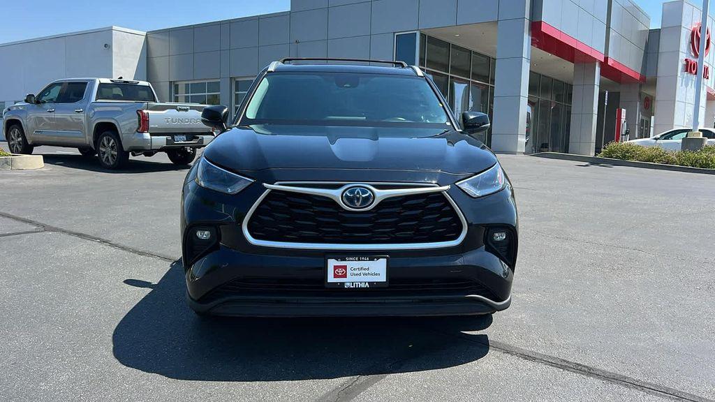used 2022 Toyota Highlander Hybrid car, priced at $36,995