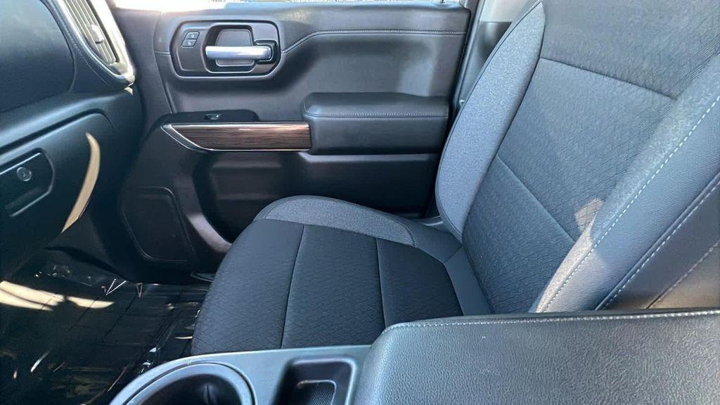 used 2022 Chevrolet Silverado 1500 car, priced at $31,560
