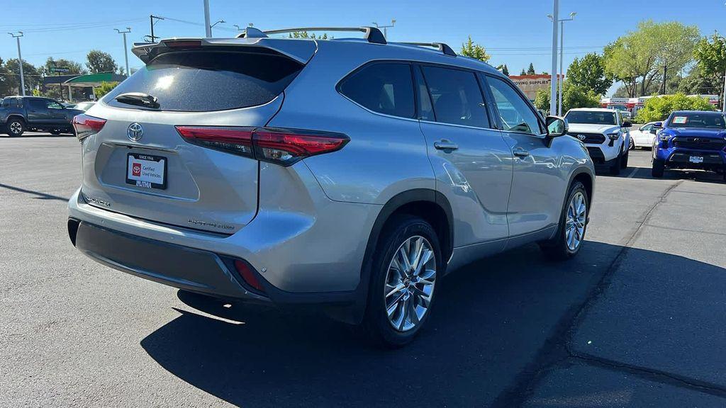 used 2023 Toyota Highlander car, priced at $42,495