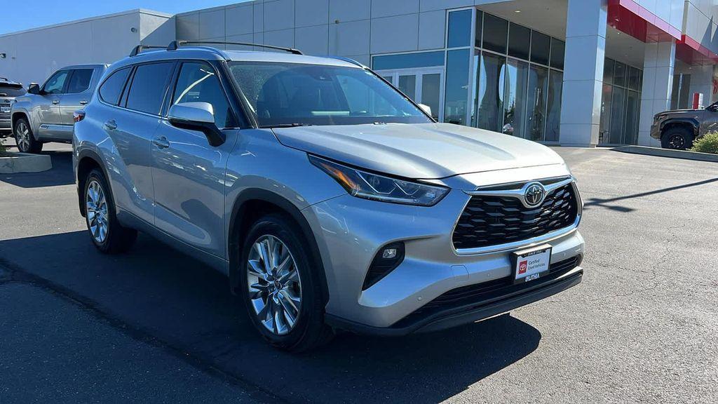 used 2023 Toyota Highlander car, priced at $42,495