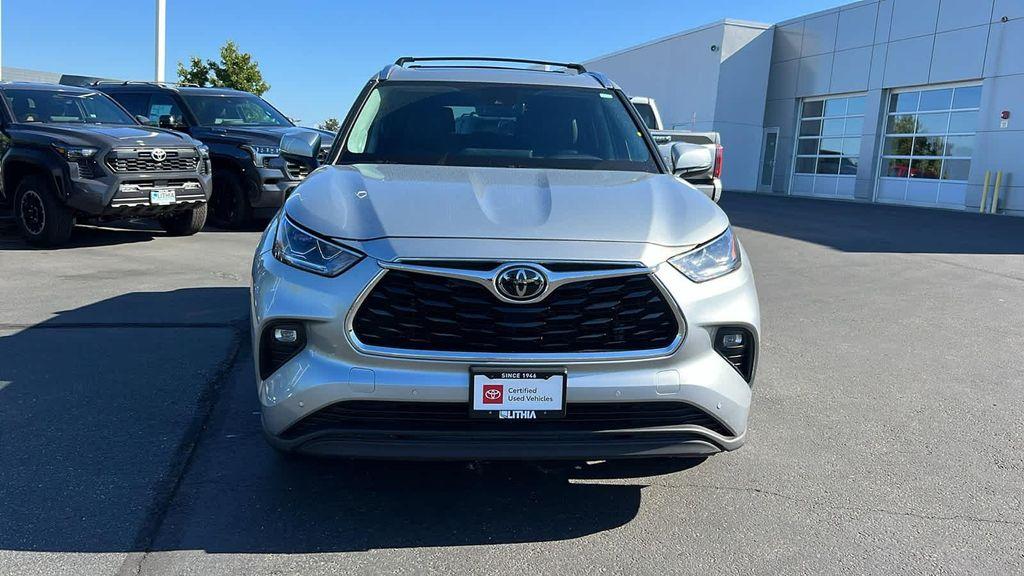 used 2023 Toyota Highlander car, priced at $42,495