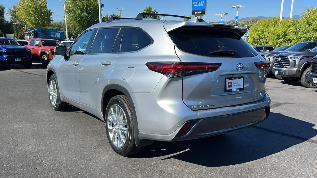 used 2023 Toyota Highlander car, priced at $42,495