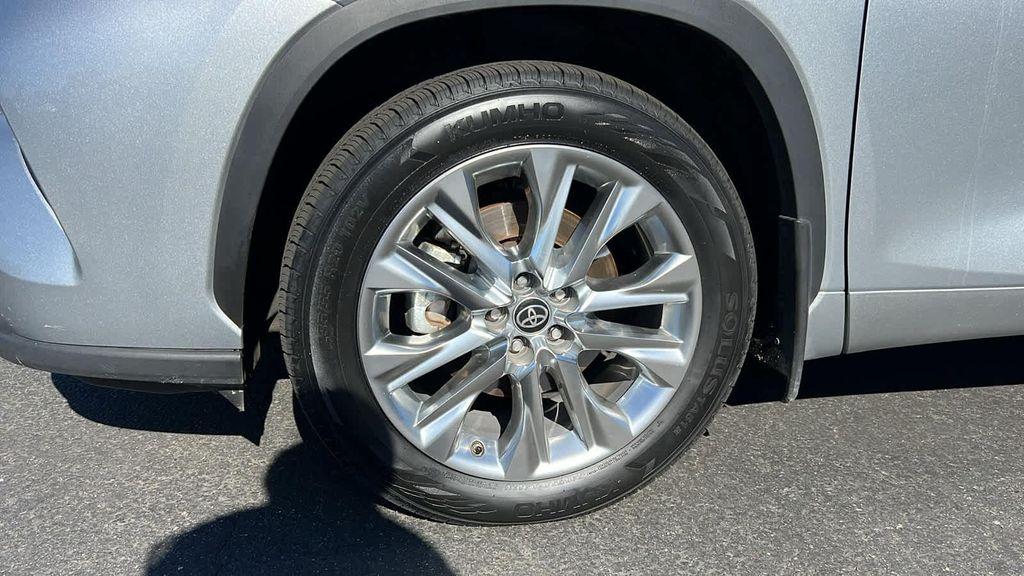 used 2023 Toyota Highlander car, priced at $42,495