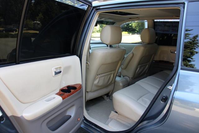 used 2007 Toyota Highlander Hybrid car, priced at $6,995