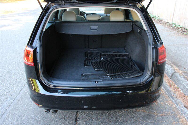 used 2015 Volkswagen Golf SportWagen car, priced at $12,499