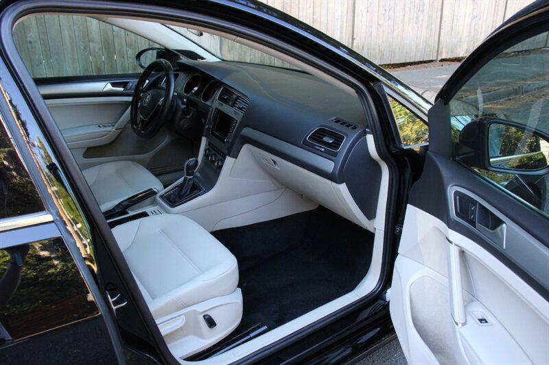 used 2015 Volkswagen Golf SportWagen car, priced at $12,499