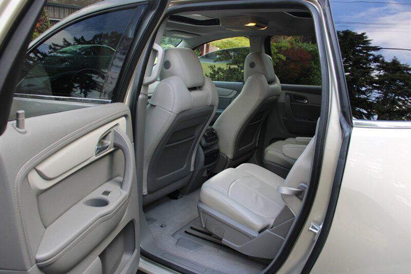 used 2014 Chevrolet Traverse car, priced at $10,995