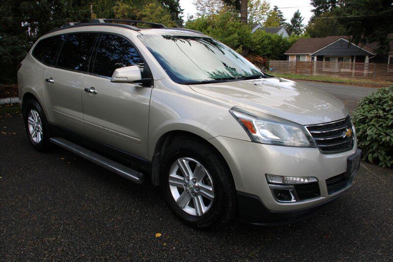 used 2014 Chevrolet Traverse car, priced at $10,995