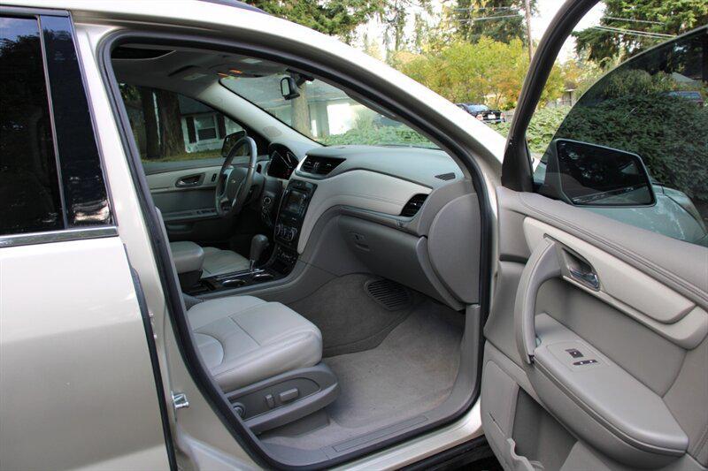used 2014 Chevrolet Traverse car, priced at $10,995