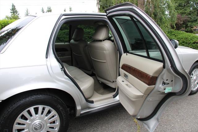 used 2006 Mercury Grand Marquis car, priced at $7,899
