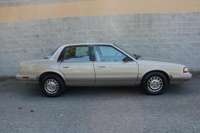 used 1996 Oldsmobile Cutlass Ciera car, priced at $4,995