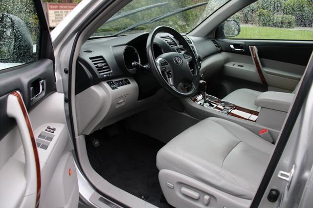 used 2013 Toyota Highlander car, priced at $12,912