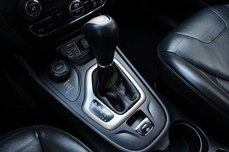 used 2014 Jeep Cherokee car, priced at $10,495