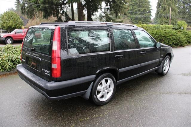 used 2000 Volvo V70 car, priced at $5,000