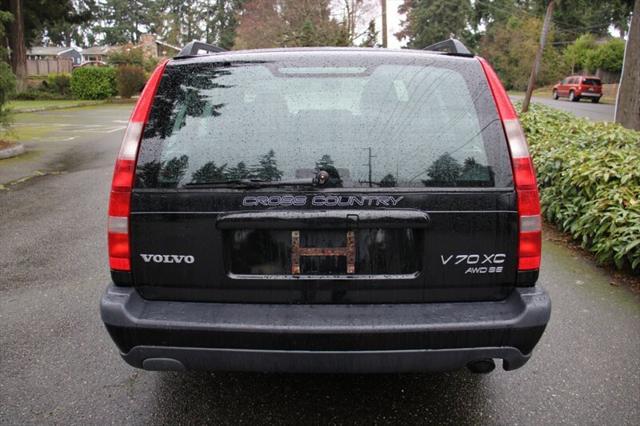 used 2000 Volvo V70 car, priced at $5,000