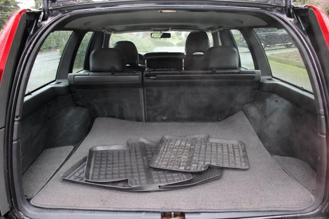 used 2000 Volvo V70 car, priced at $5,000