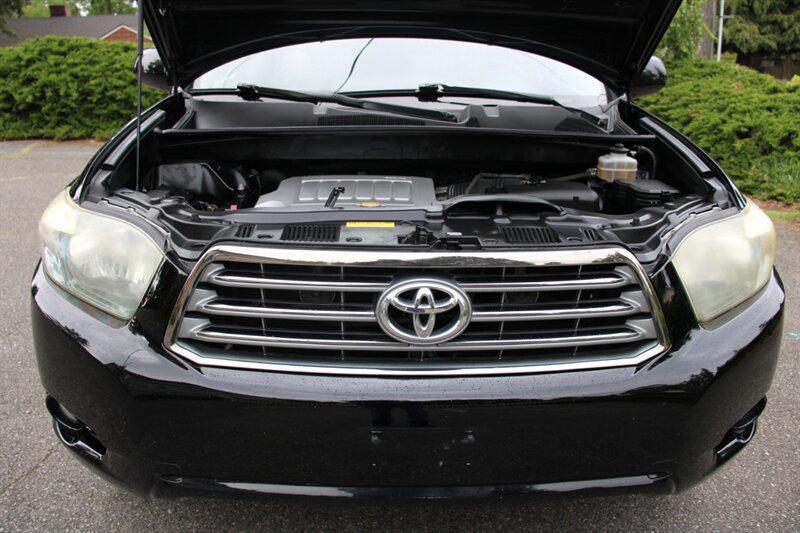 used 2009 Toyota Highlander car, priced at $9,995
