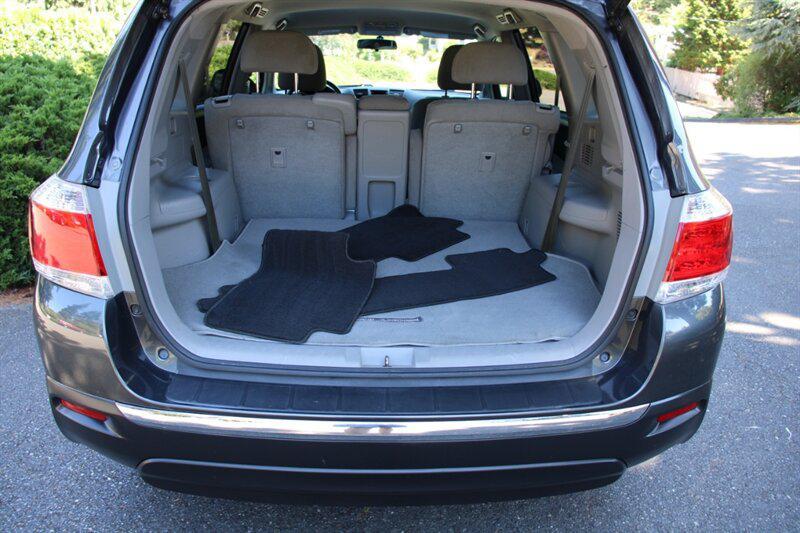 used 2012 Toyota Highlander car, priced at $13,995