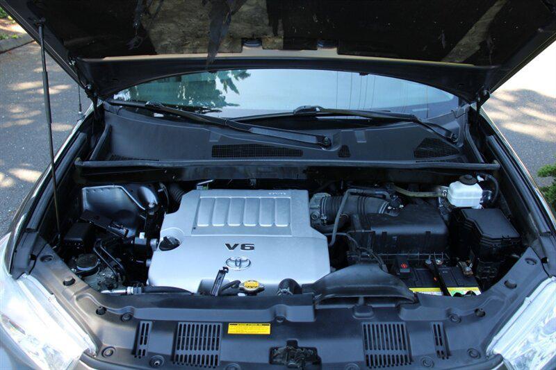 used 2012 Toyota Highlander car, priced at $13,995