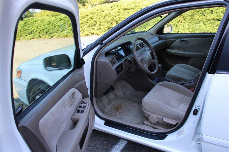 used 2001 Toyota Camry car, priced at $5,499