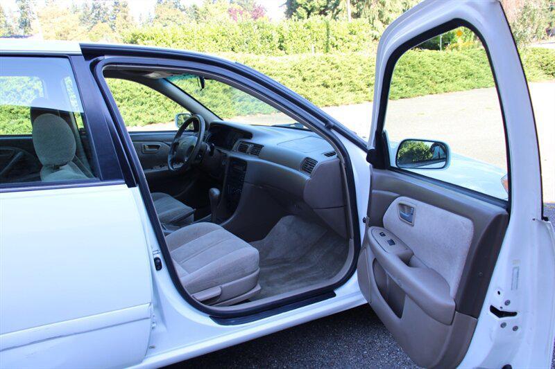used 2001 Toyota Camry car, priced at $5,499