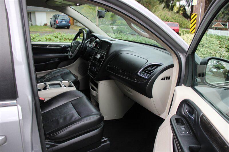 used 2014 Chrysler Town & Country car, priced at $6,499