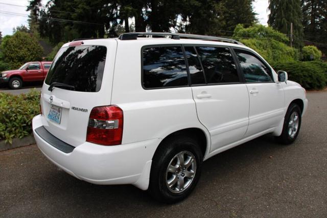 used 2006 Toyota Highlander car, priced at $3,999