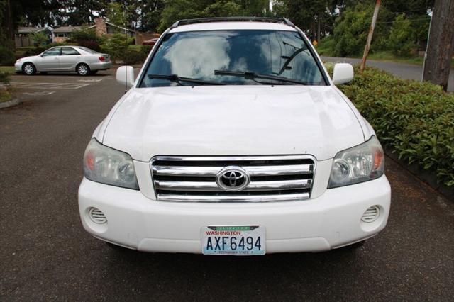 used 2006 Toyota Highlander car, priced at $3,999