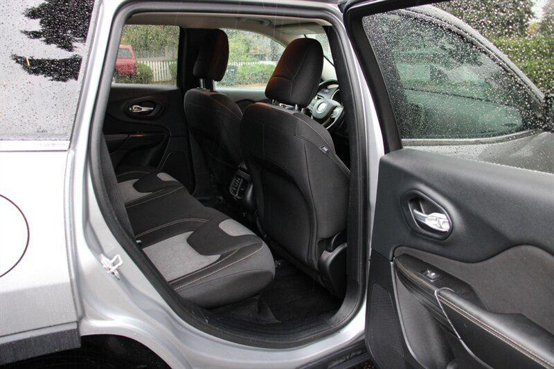 used 2014 Jeep Cherokee car, priced at $7,299