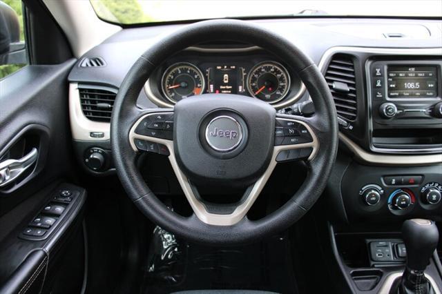 used 2015 Jeep Cherokee car, priced at $7,899