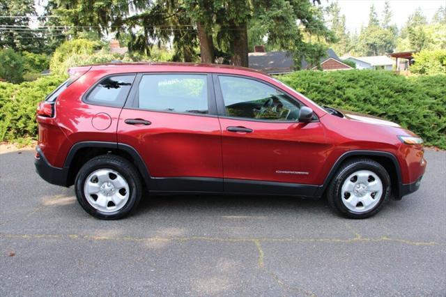 used 2015 Jeep Cherokee car, priced at $7,899