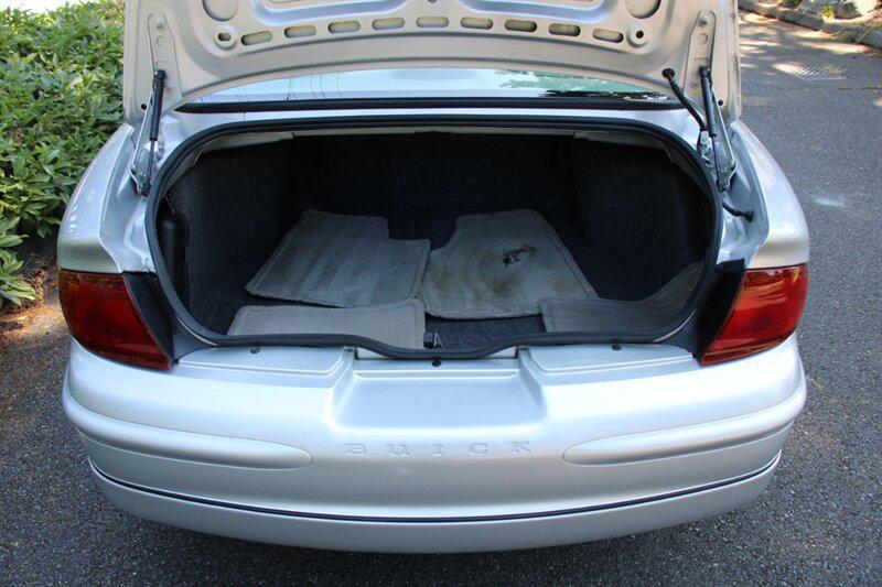used 2001 Buick Regal car, priced at $3,995