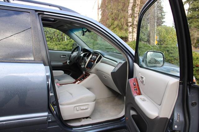 used 2006 Toyota Highlander Hybrid car, priced at $8,212