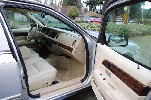 used 2006 Mercury Grand Marquis car, priced at $5,499