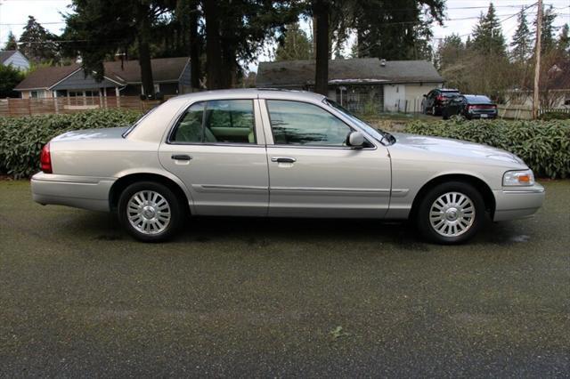 used 2006 Mercury Grand Marquis car, priced at $5,499