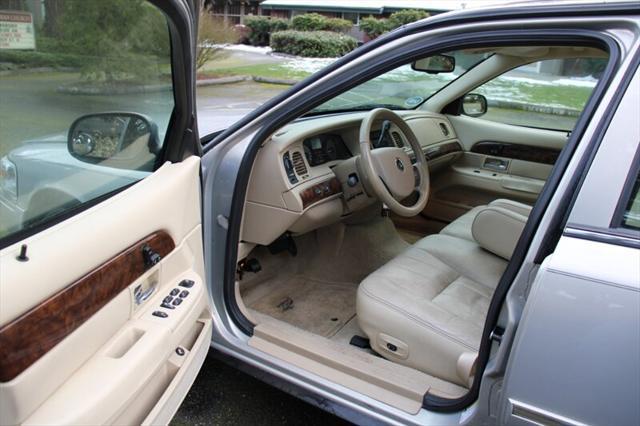 used 2006 Mercury Grand Marquis car, priced at $5,499