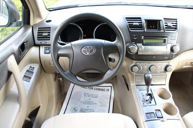 used 2008 Toyota Highlander car, priced at $10,000