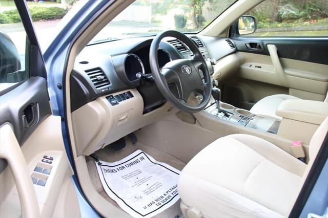 used 2008 Toyota Highlander car, priced at $10,000