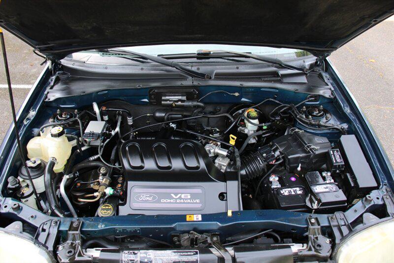 used 2001 Ford Escape car, priced at $3,995