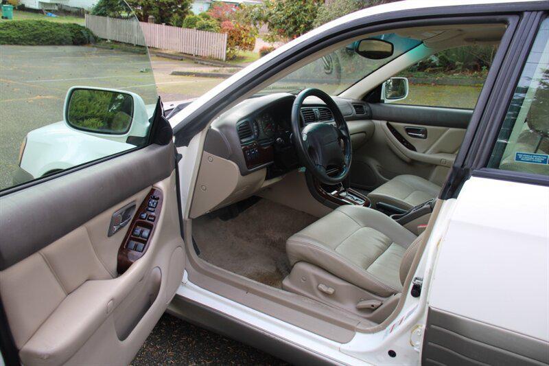 used 2001 Subaru Outback car, priced at $3,995