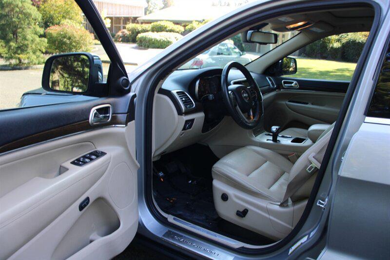used 2015 Jeep Grand Cherokee car, priced at $10,995