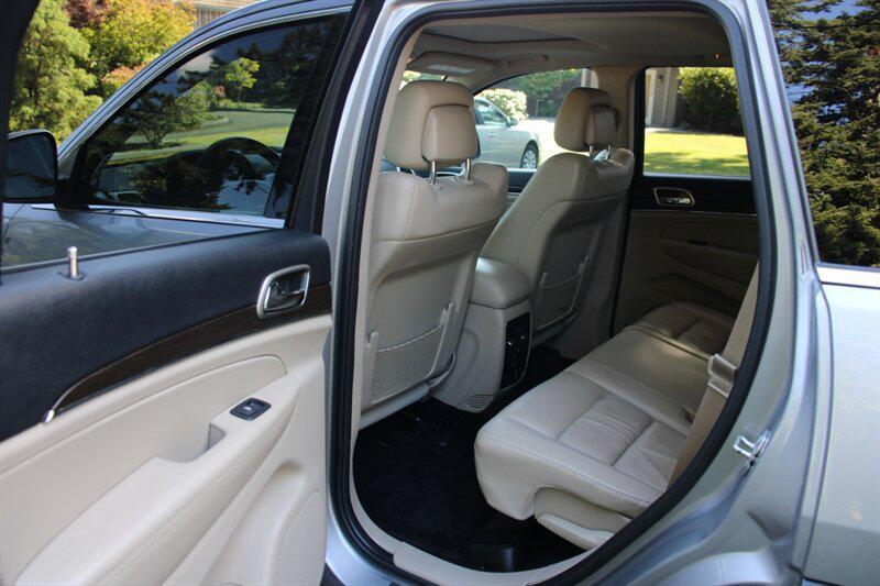 used 2015 Jeep Grand Cherokee car, priced at $10,995